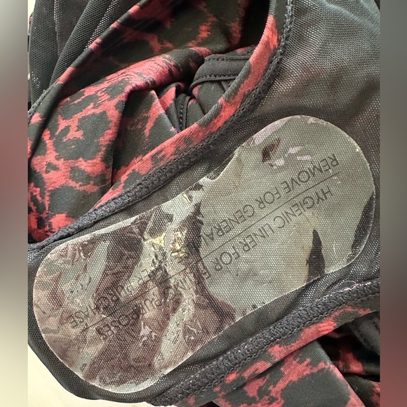 NEW Torrid Slim Fix Underwire Piping One Piece Swimsuit-Size 3-D/DD - Picture 6 of 11